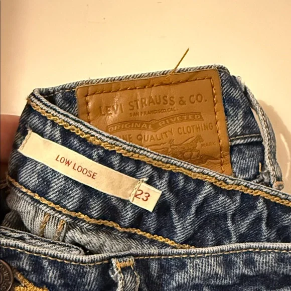 Levi's Low Loose Straight Jeans sz 23 - Picture 2 of 6